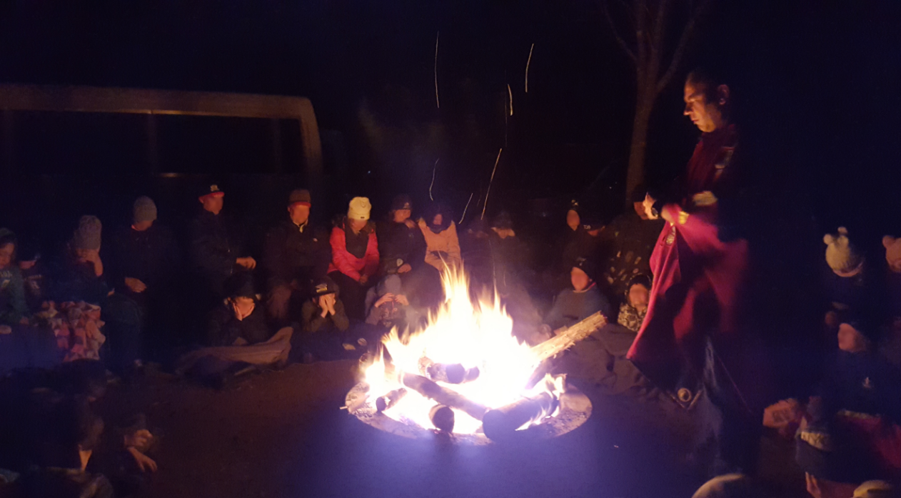 13_group_campfire